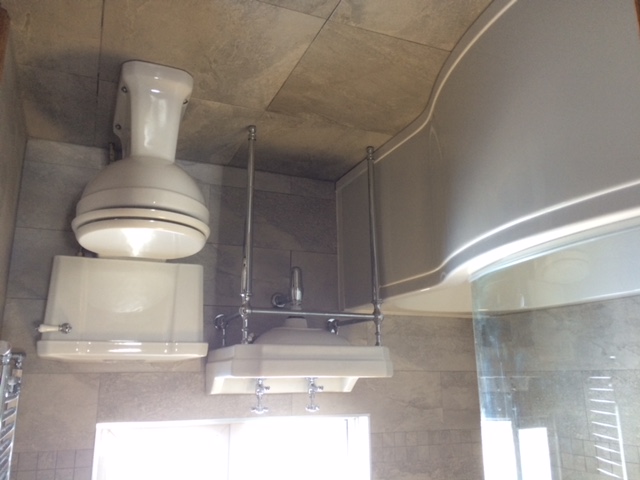 Ockleys Mead, Godstone - Traditional Bathroom